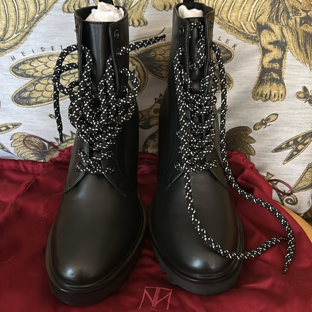 NWOT Tamara Mellon Heeled Boots Sz 39.5
